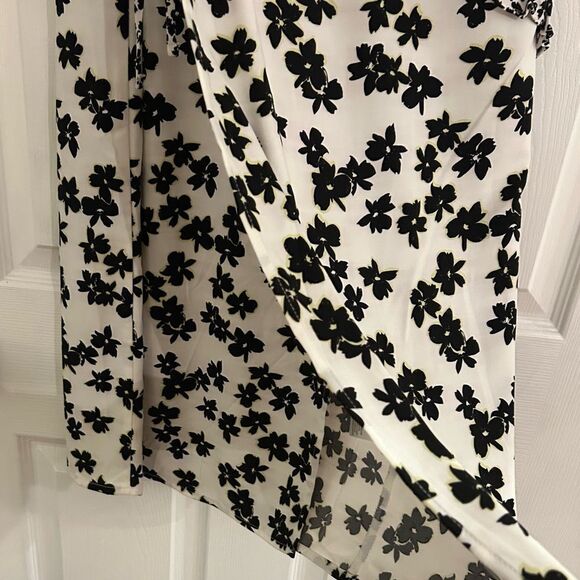 Love Whit Black White Floral Wrap Midi Dress Size XS NEW - Picture 6 of 11